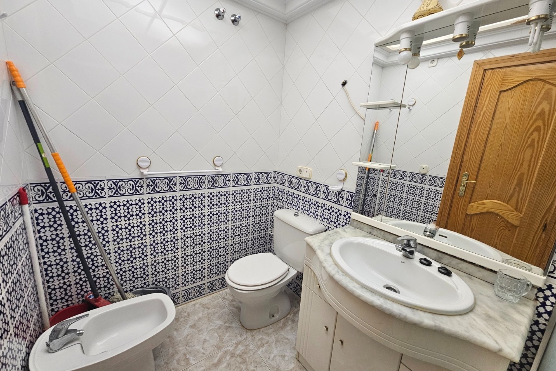 Resale - Wohnung / Appartement -
Guardamar del Segura - Urbanizaciones