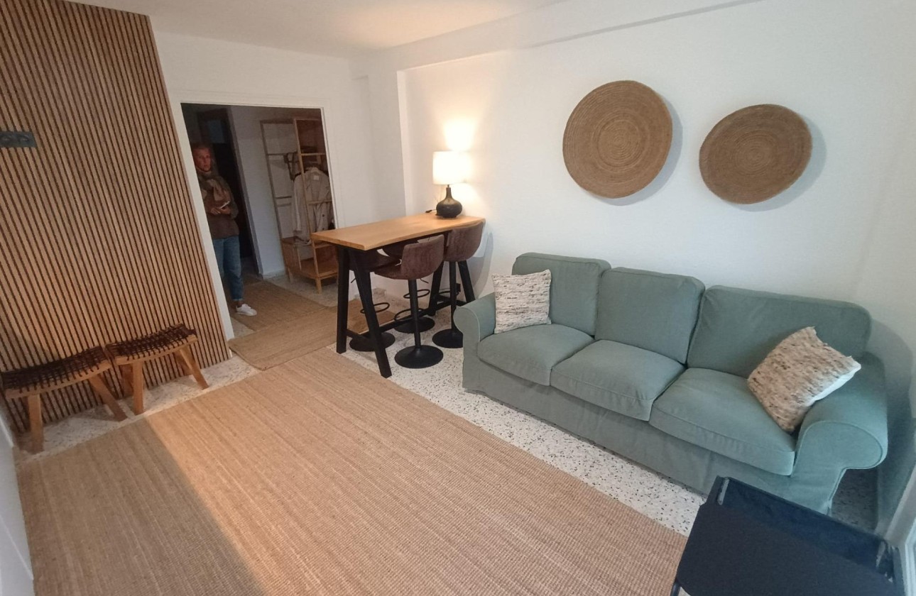 Resale - Wohnung / Appartement -
Guardamar del Segura - Urbanizaciones