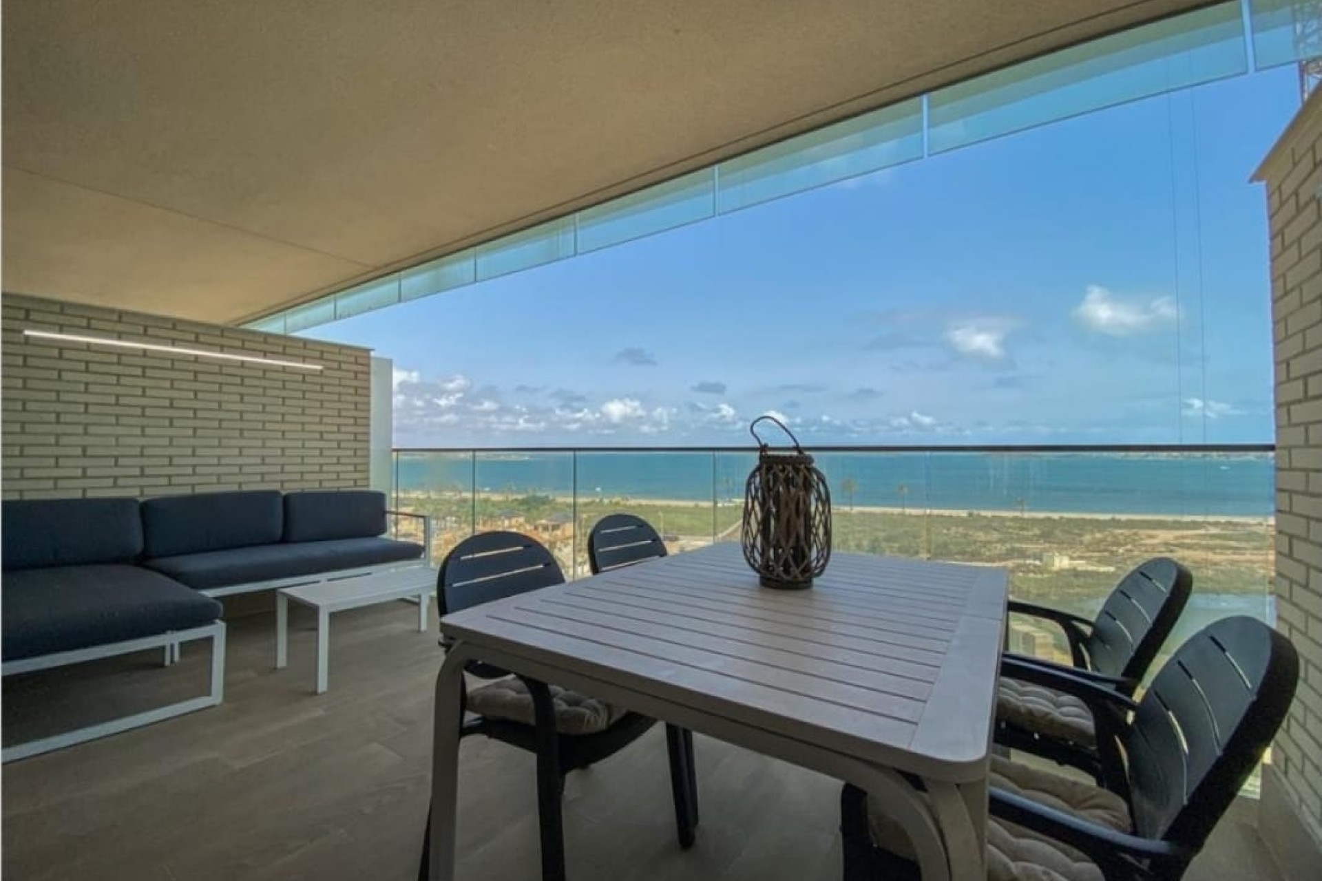 Resale - Wohnung / Appartement -
La Manga del Mar Menor - La Manga