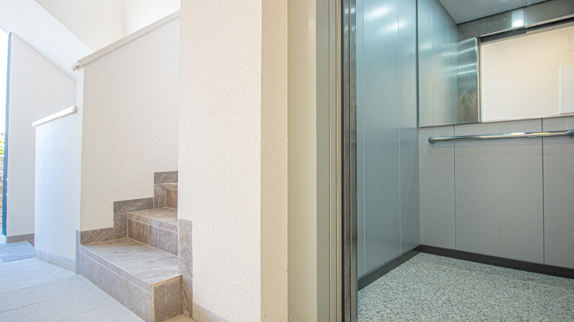 Resale - Wohnung Appartement -
Los Altos