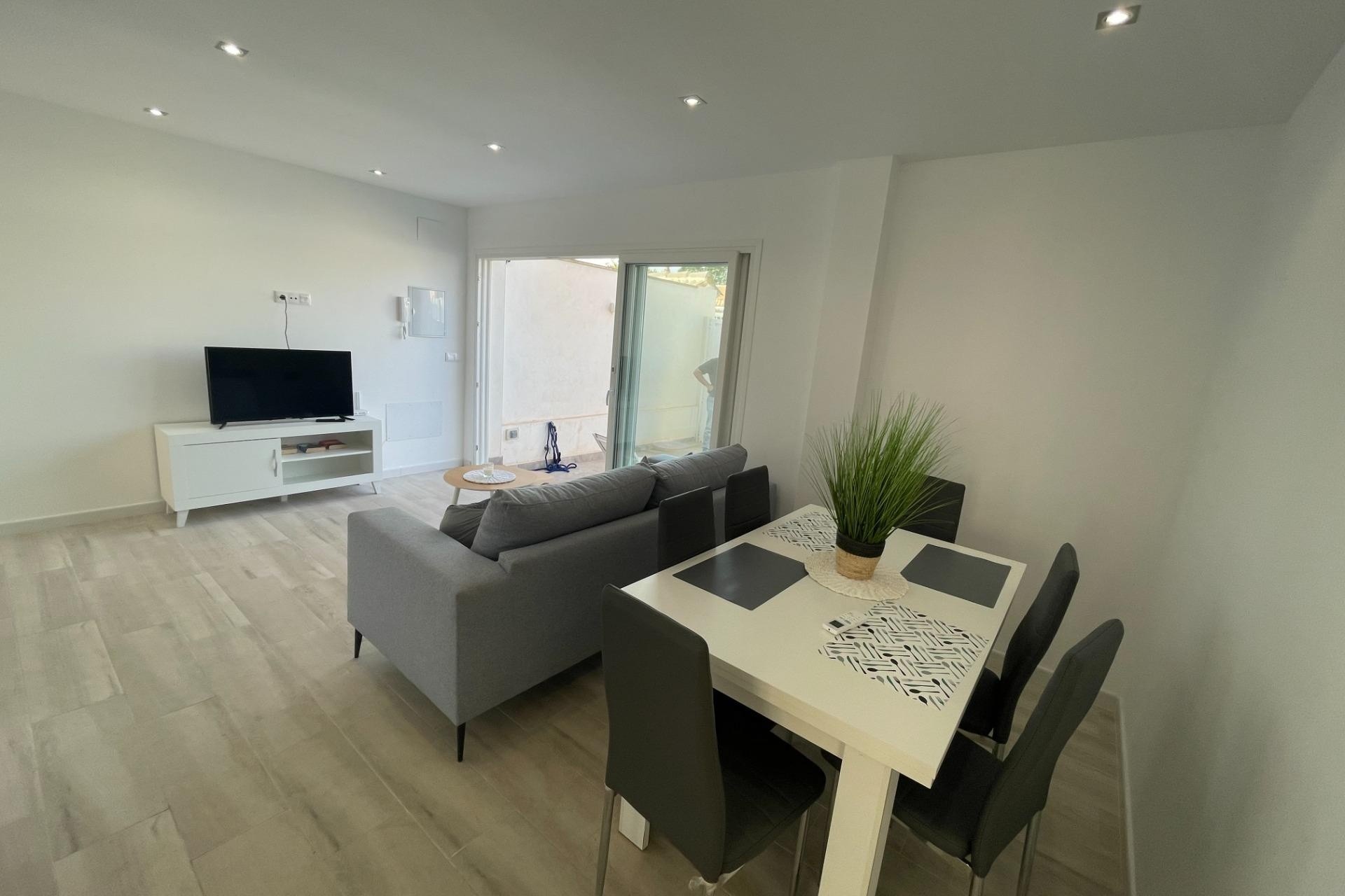 Resale - Wohnung / Appartement -
Orihuela Costa - La Regia