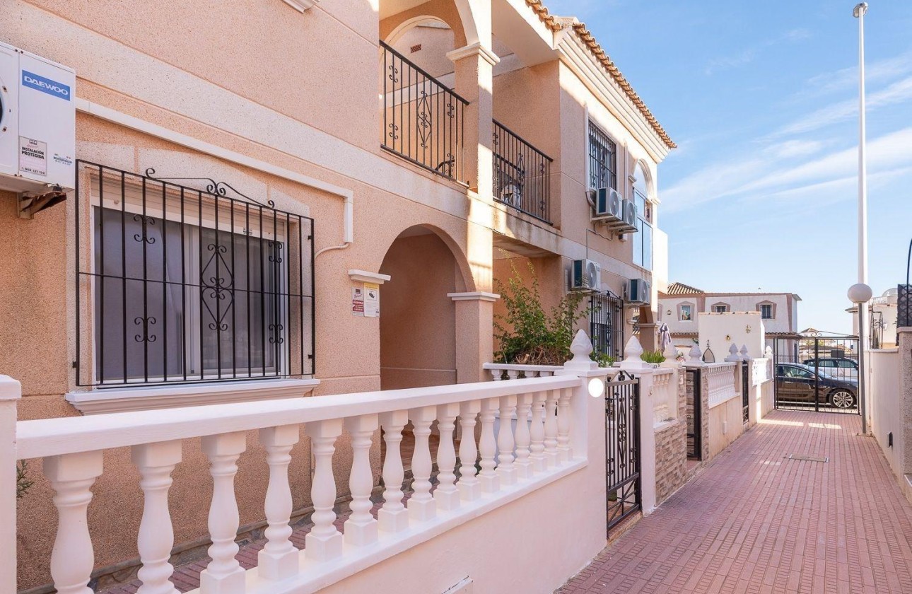 Resale - Wohnung / Appartement -
Orihuela Costa - La Regia