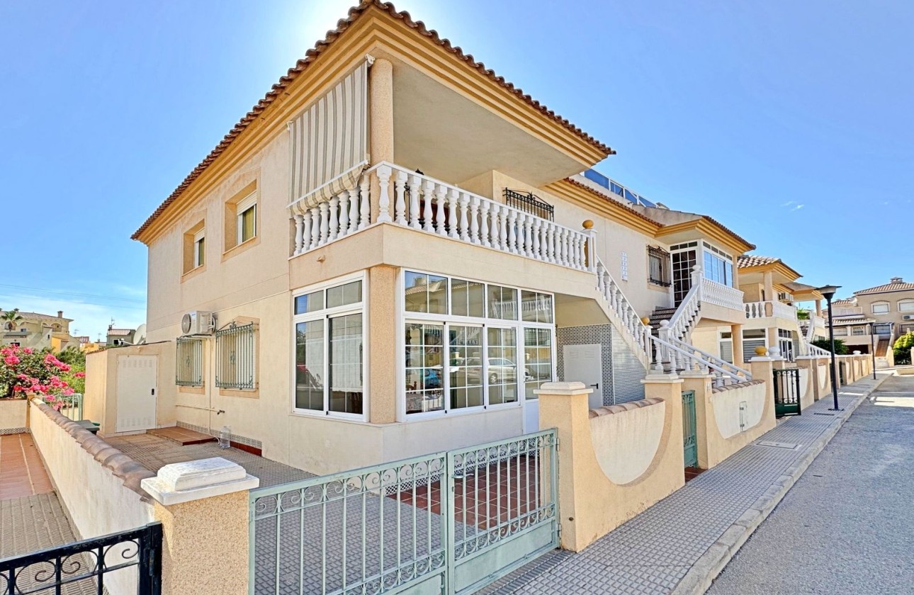 Resale - Wohnung / Appartement -
Orihuela Costa - La Zenia