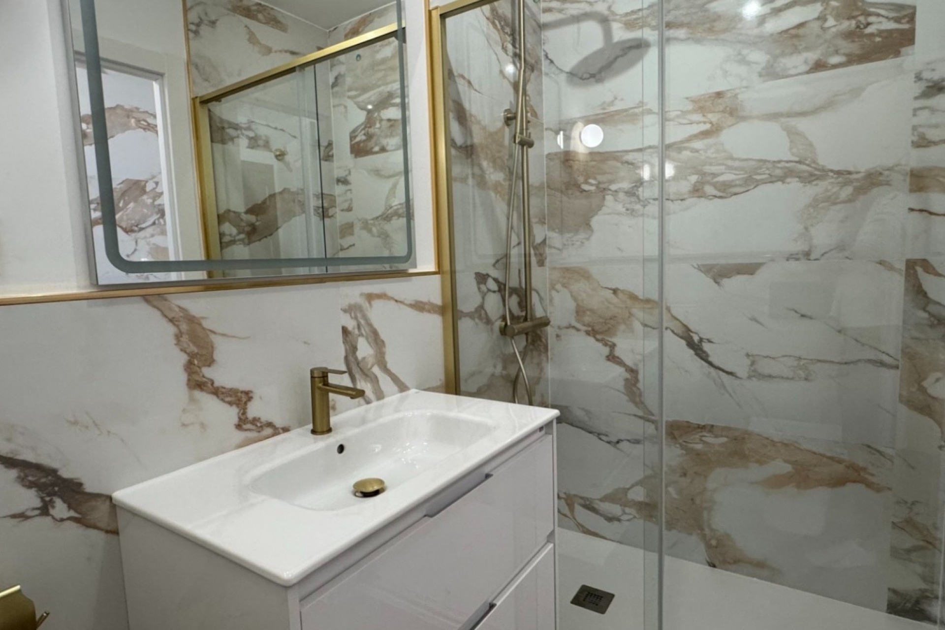 Resale - Wohnung / Appartement -
Orihuela Costa - Punta Prima