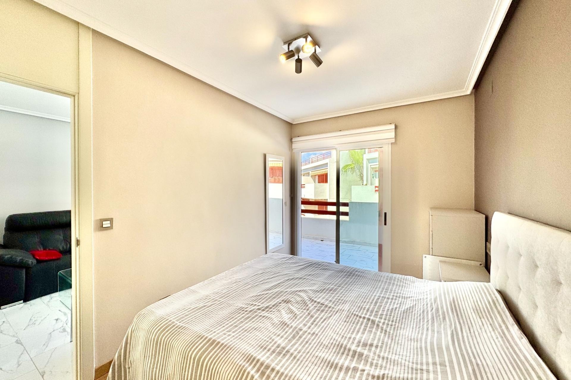 Resale - Wohnung / Appartement -
Orihuela Costa - Punta Prima