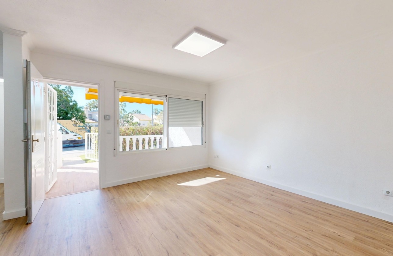 Resale - Wohnung / Appartement -
Orihuela Costa - Villamartín