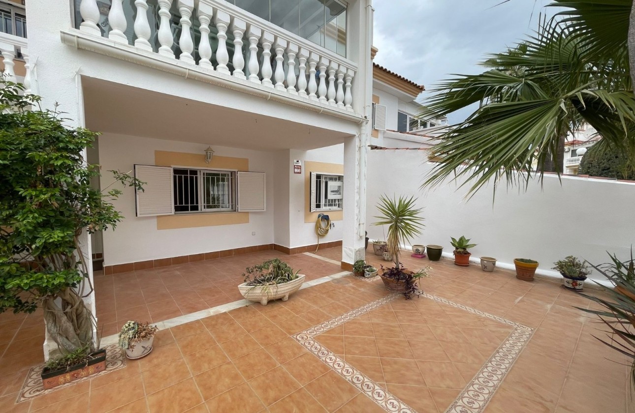 Resale - Wohnung / Appartement -
Orihuela Costa