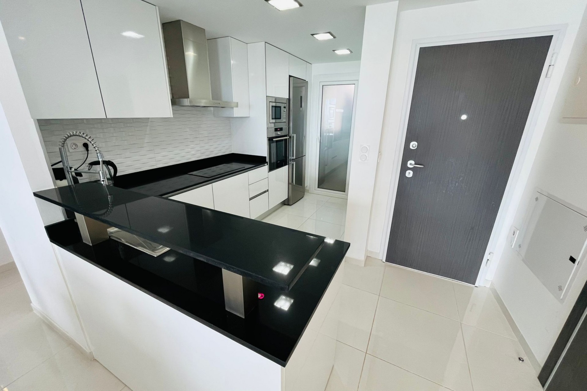 Resale - Wohnung / Appartement -
Punta Prima - Costa Blanca