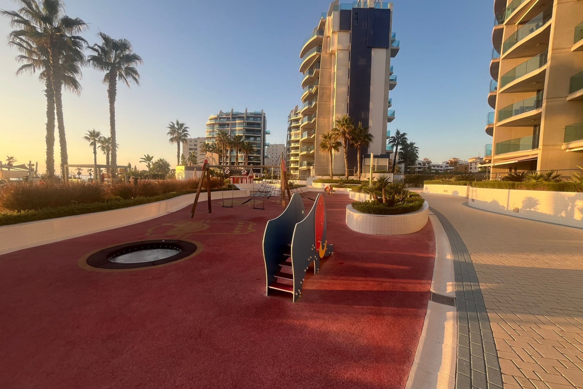 Resale - Wohnung / Appartement -
Punta Prima - Costa Blanca