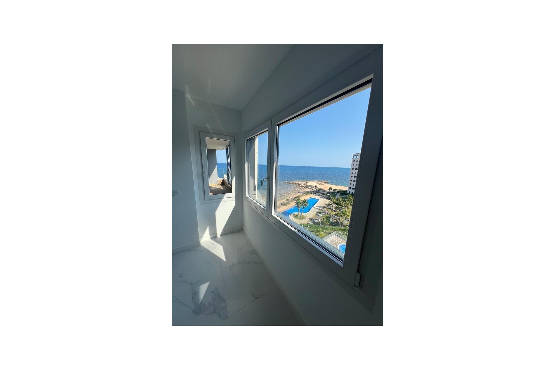 Resale - Wohnung / Appartement -
Punta Prima - Orihuela Costa