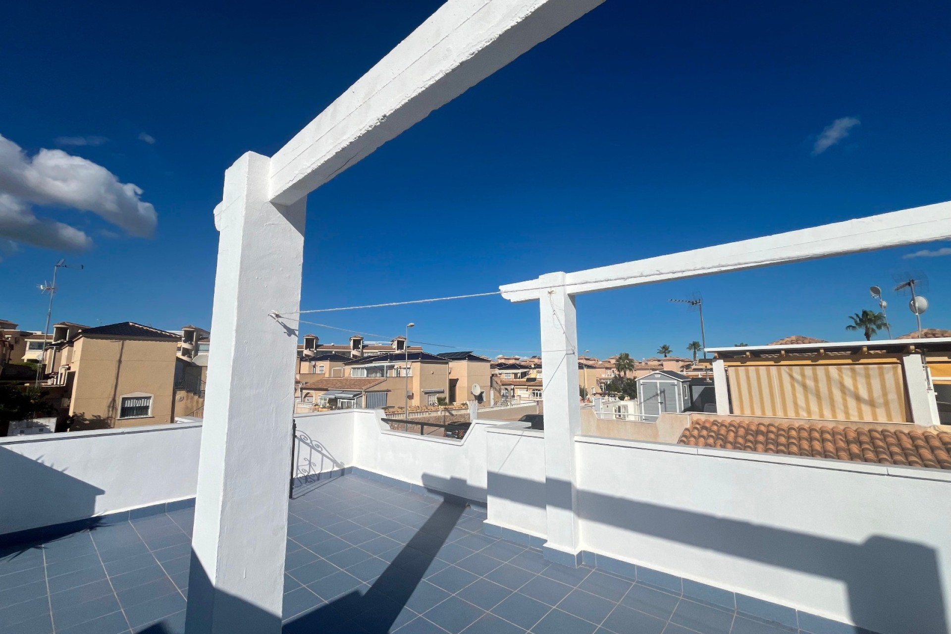 Resale - Wohnung / Appartement -
Punta Prima - Serena
