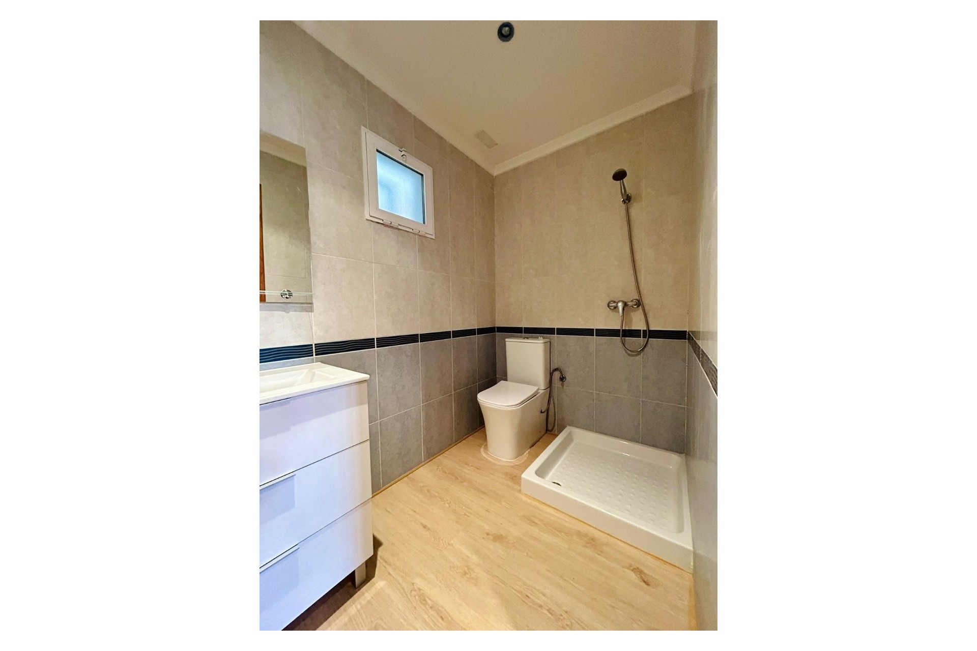 Resale - Wohnung / Appartement -
San Isidro - Inland