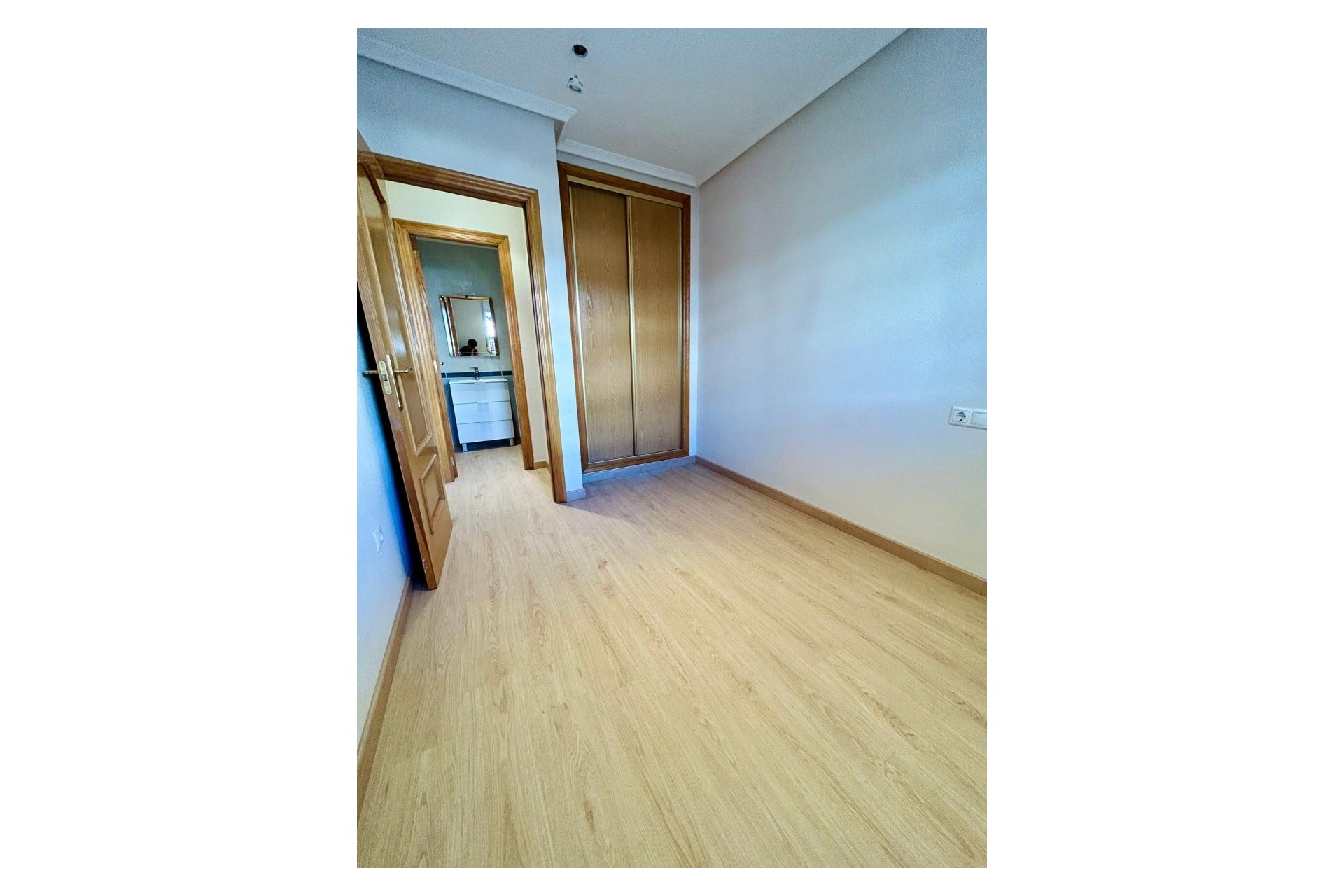 Resale - Wohnung / Appartement -
San Isidro - Inland