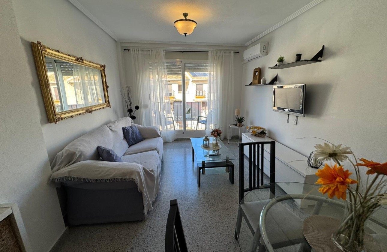Resale - Wohnung / Appartement -
San Miguel de Salinas - Inland