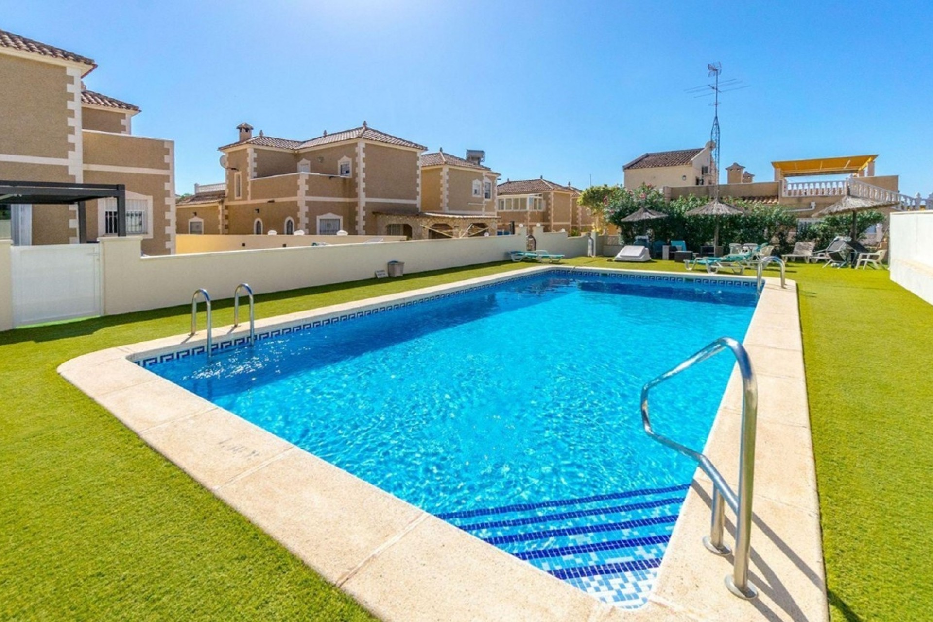 Resale - Wohnung / Appartement -
San Miguel de Salinas - Inland