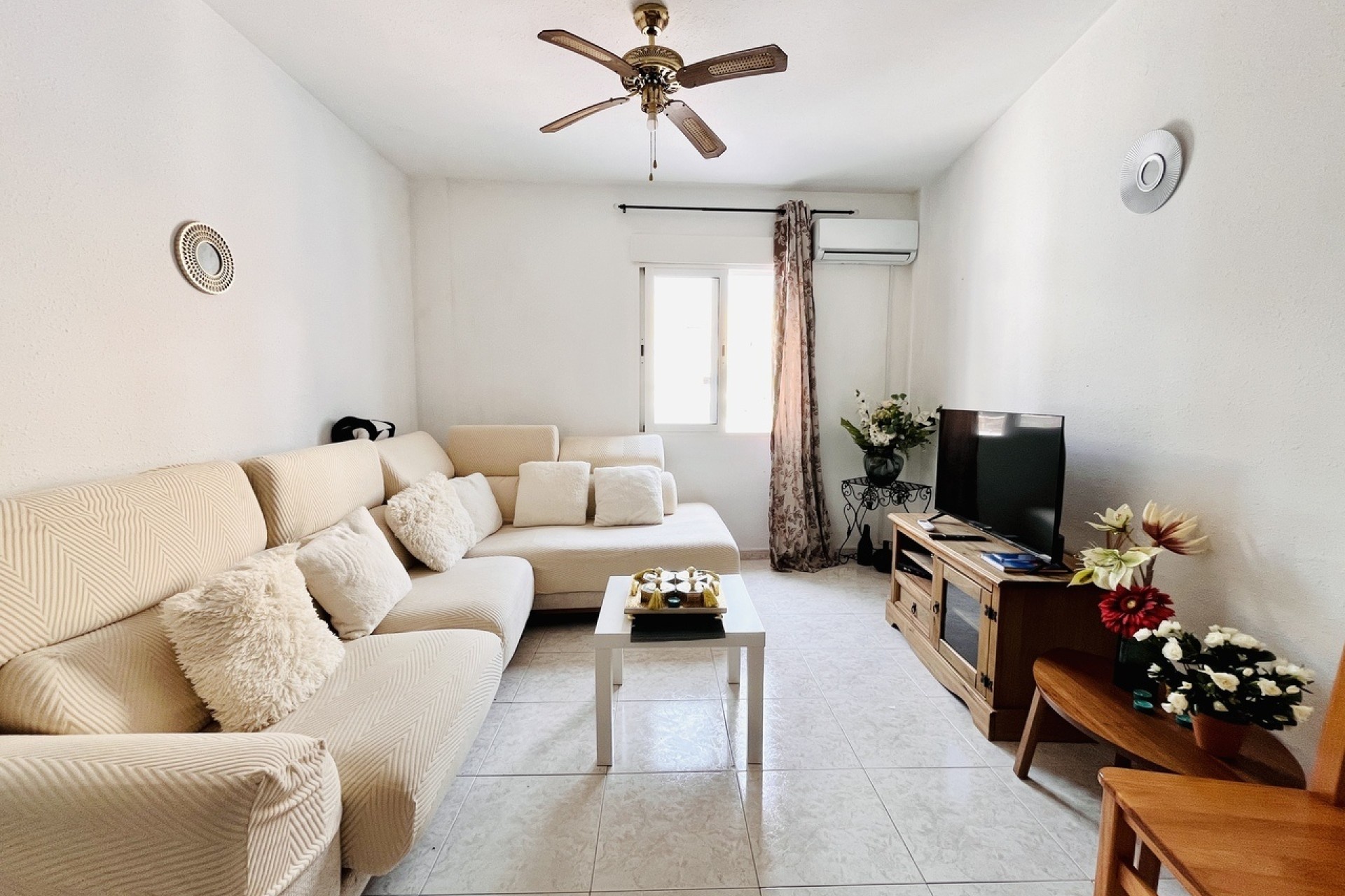 Resale - Wohnung / Appartement -
San Miguel de Salinas - Inland