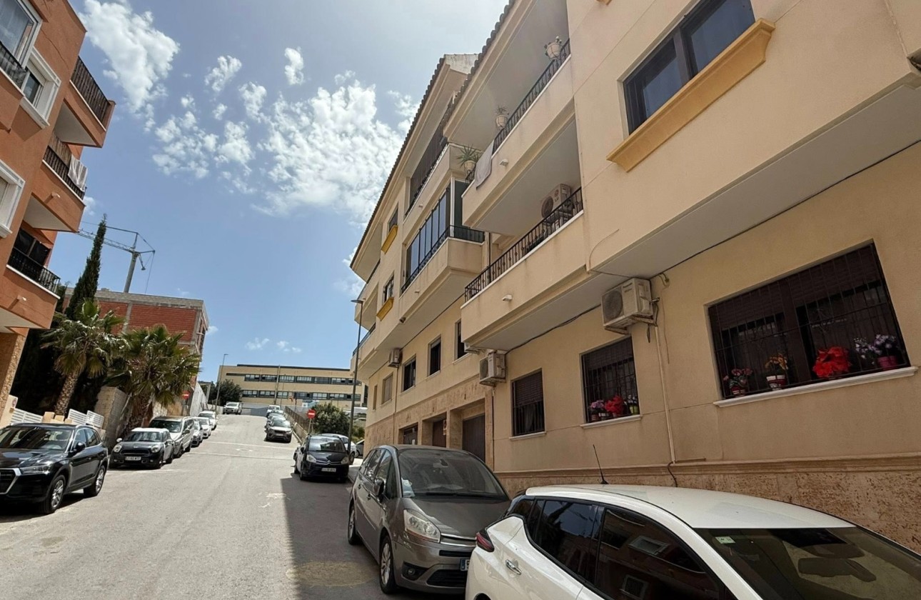 Resale - Wohnung / Appartement -
San Miguel de Salinas - Inland