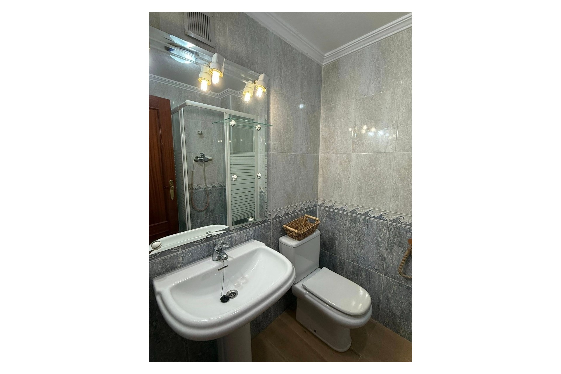 Resale - Wohnung / Appartement -
San Miguel de Salinas - Inland
