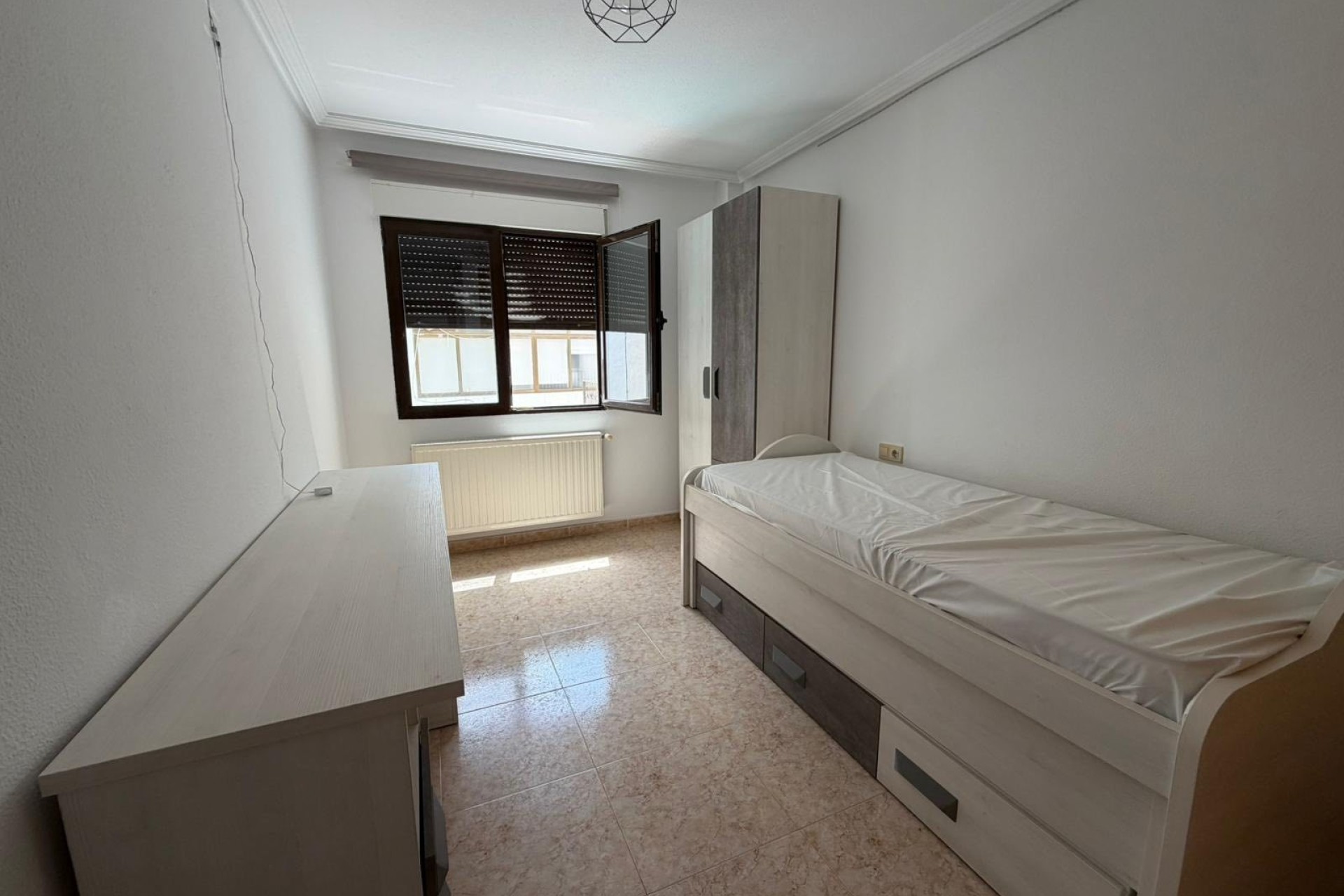 Resale - Wohnung / Appartement -
San Miguel de Salinas - Inland