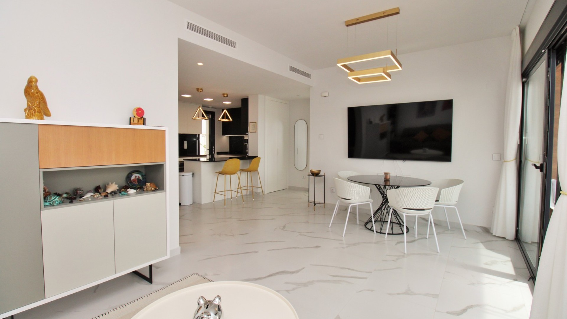 Resale - Wohnung Appartement -
San Miguel de Salinas