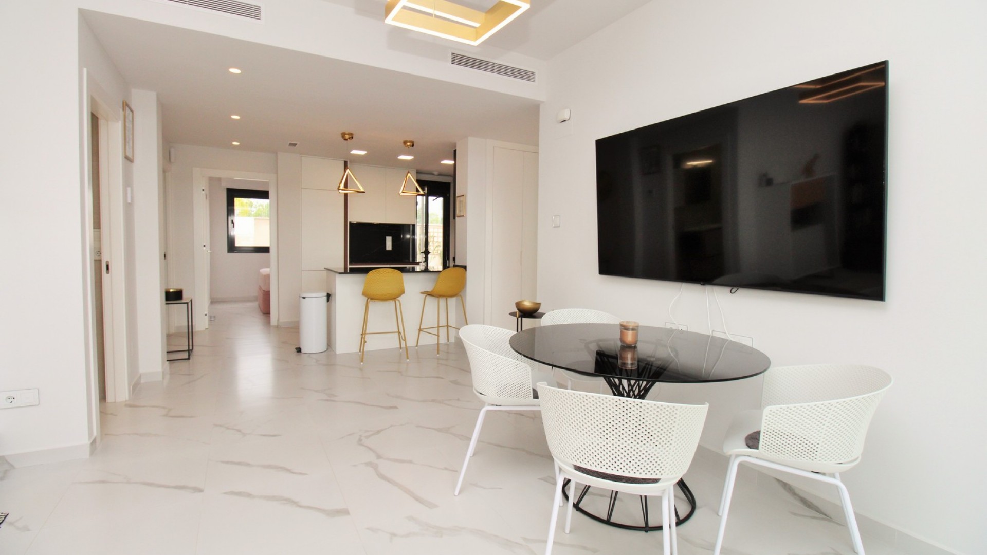 Resale - Wohnung Appartement -
San Miguel de Salinas