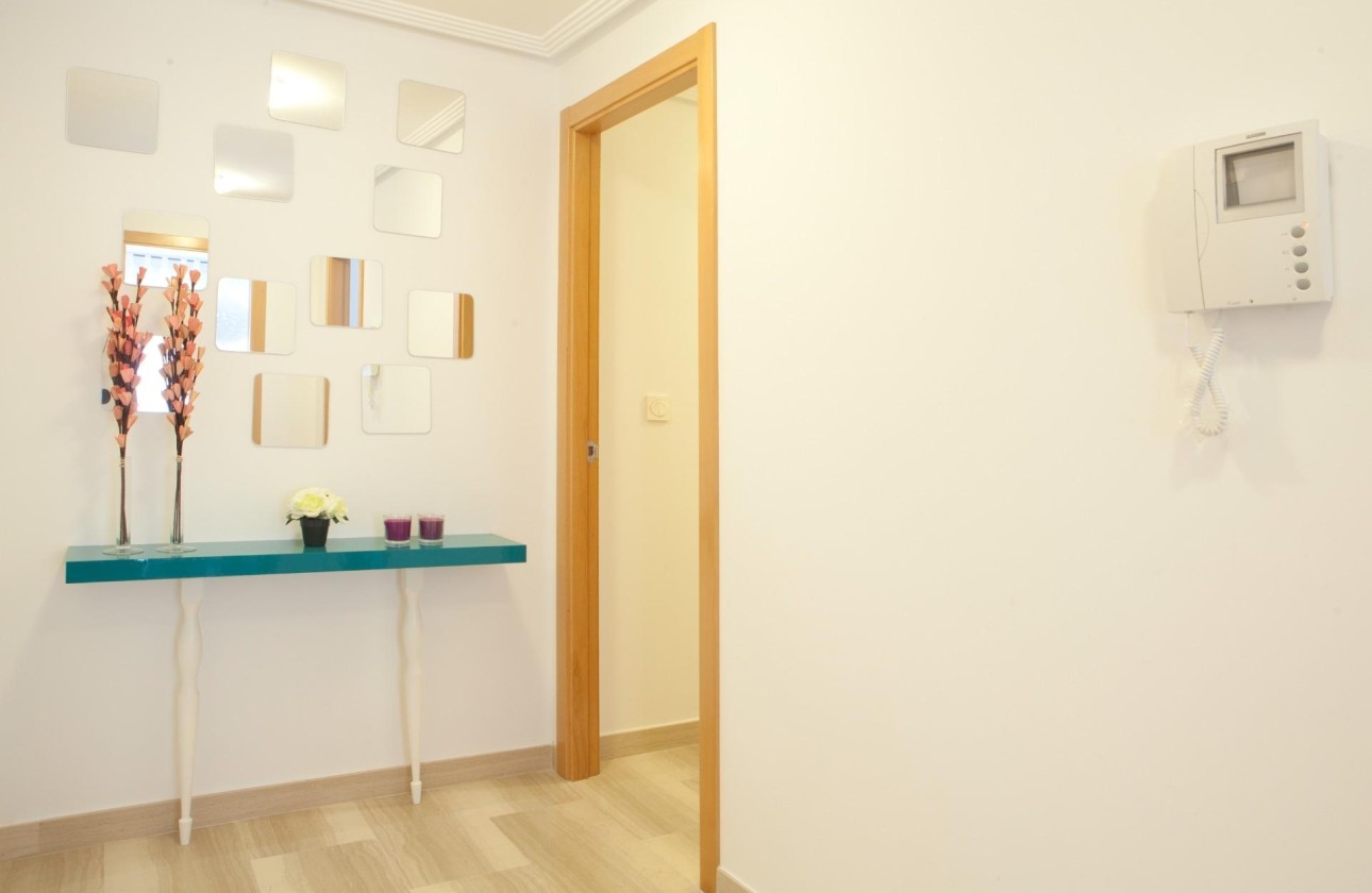 Resale - Wohnung / Appartement -
Santa Pola - Center