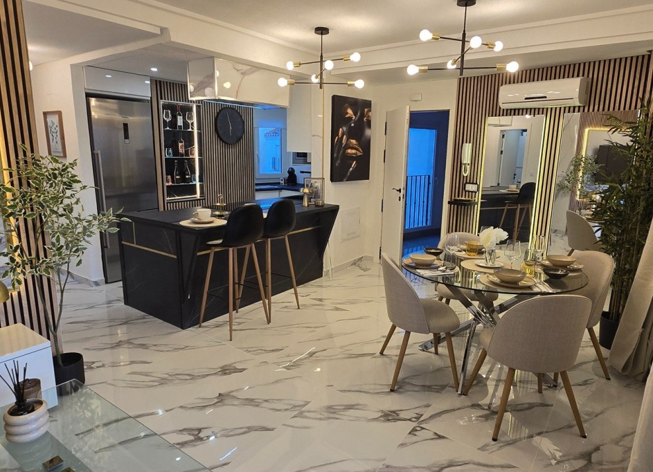 Resale - Wohnung Appartement -
Sucina