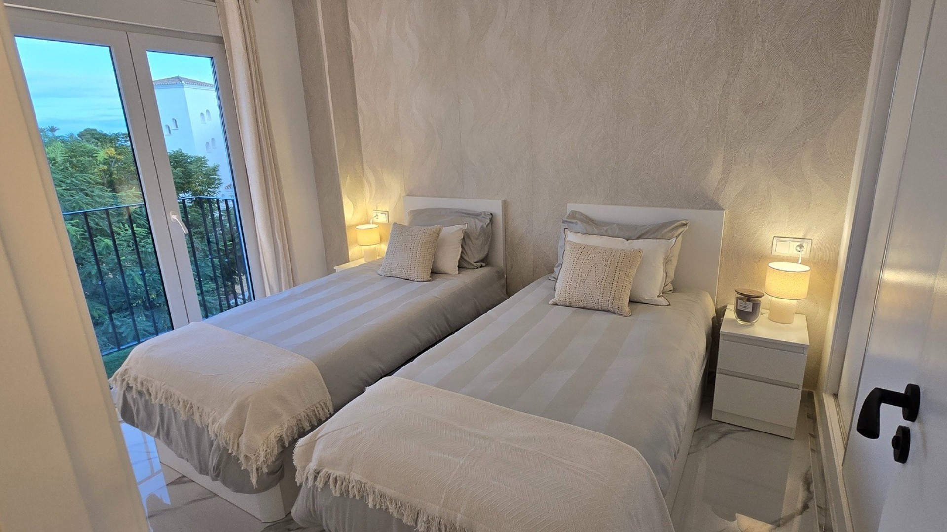 Resale - Wohnung Appartement -
Sucina