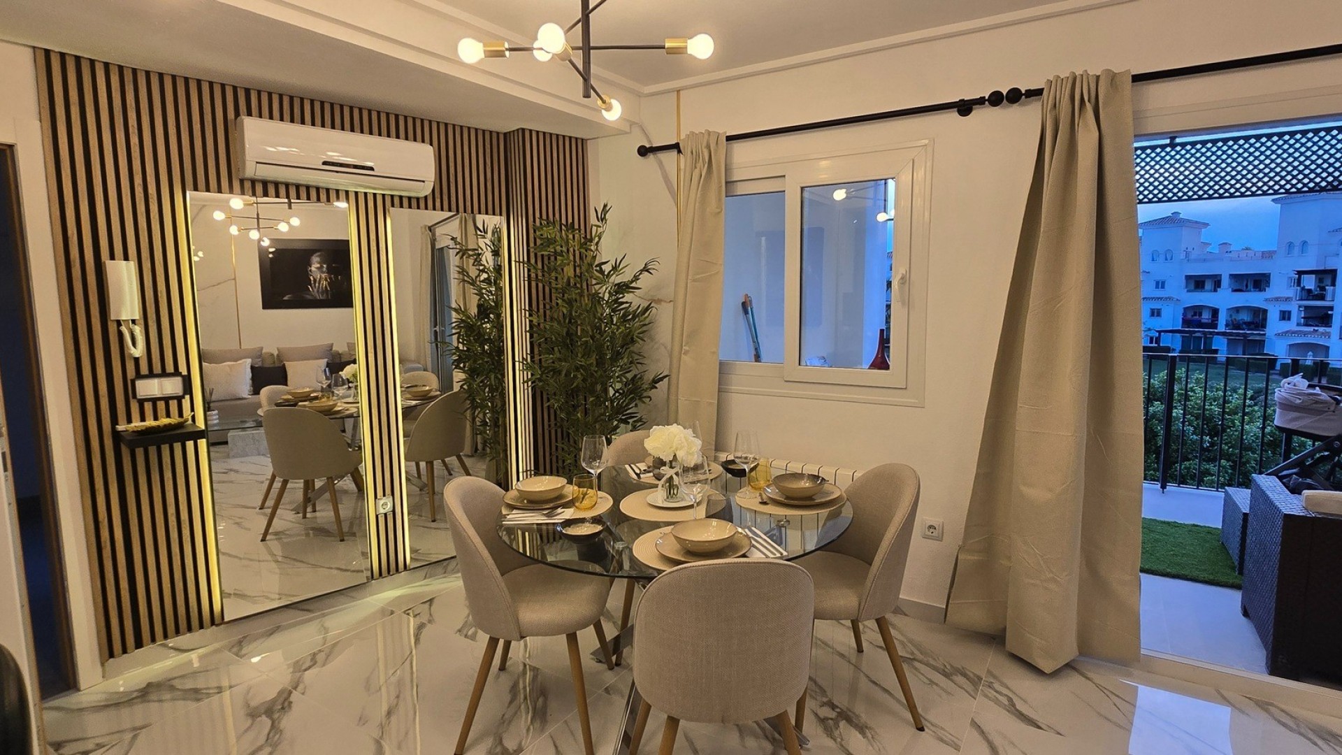 Resale - Wohnung Appartement -
Sucina