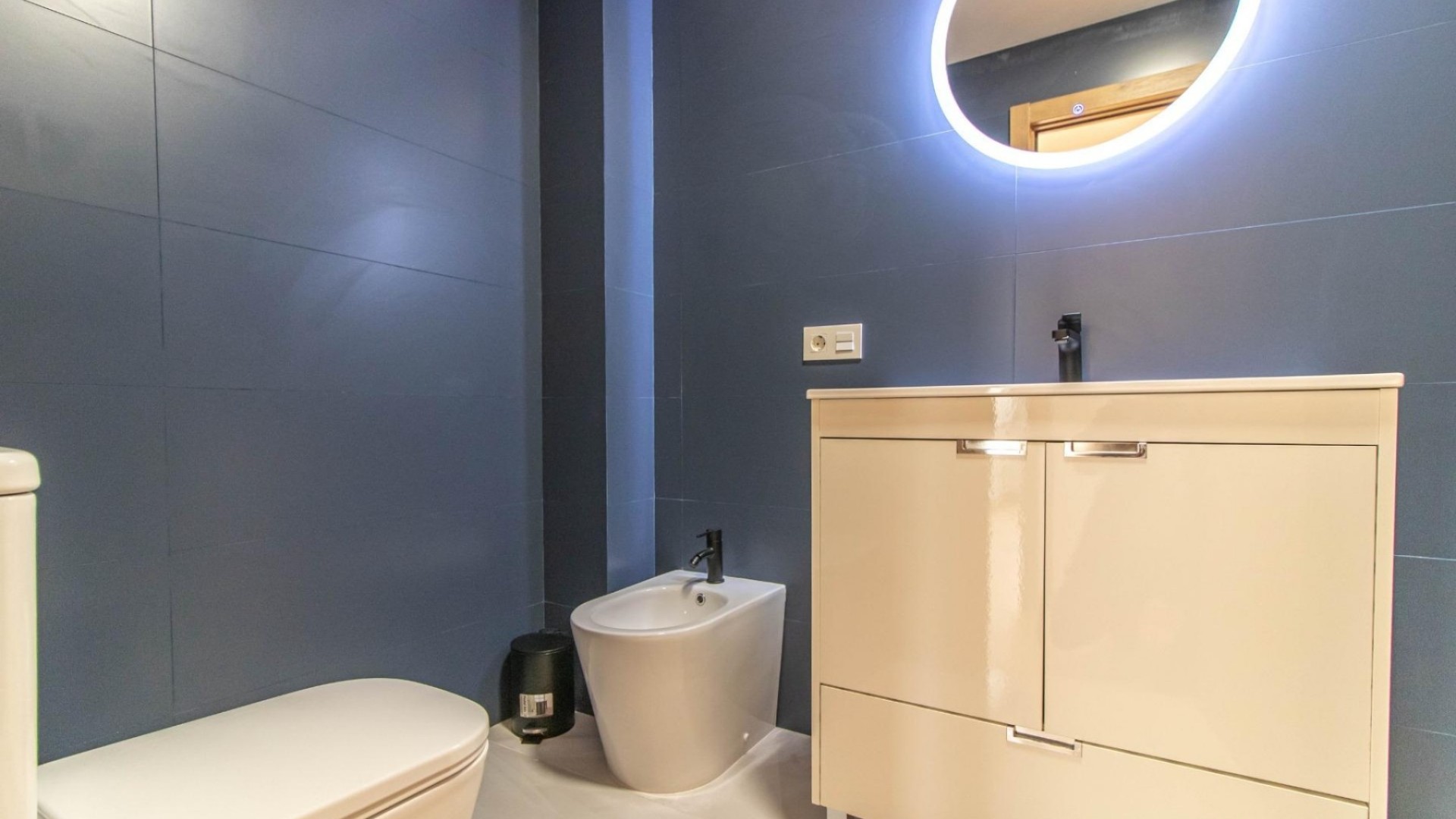 Resale - Wohnung Appartement -
Torrevieja - Acequion