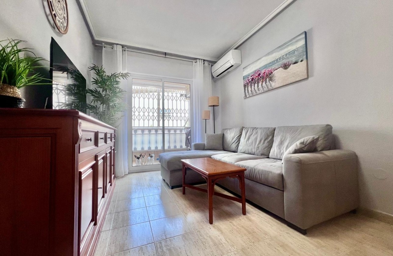 Resale - Wohnung / Appartement -
Torrevieja - Acequion