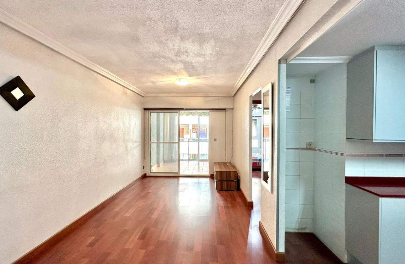 Resale - Wohnung / Appartement -
Torrevieja - Acequion