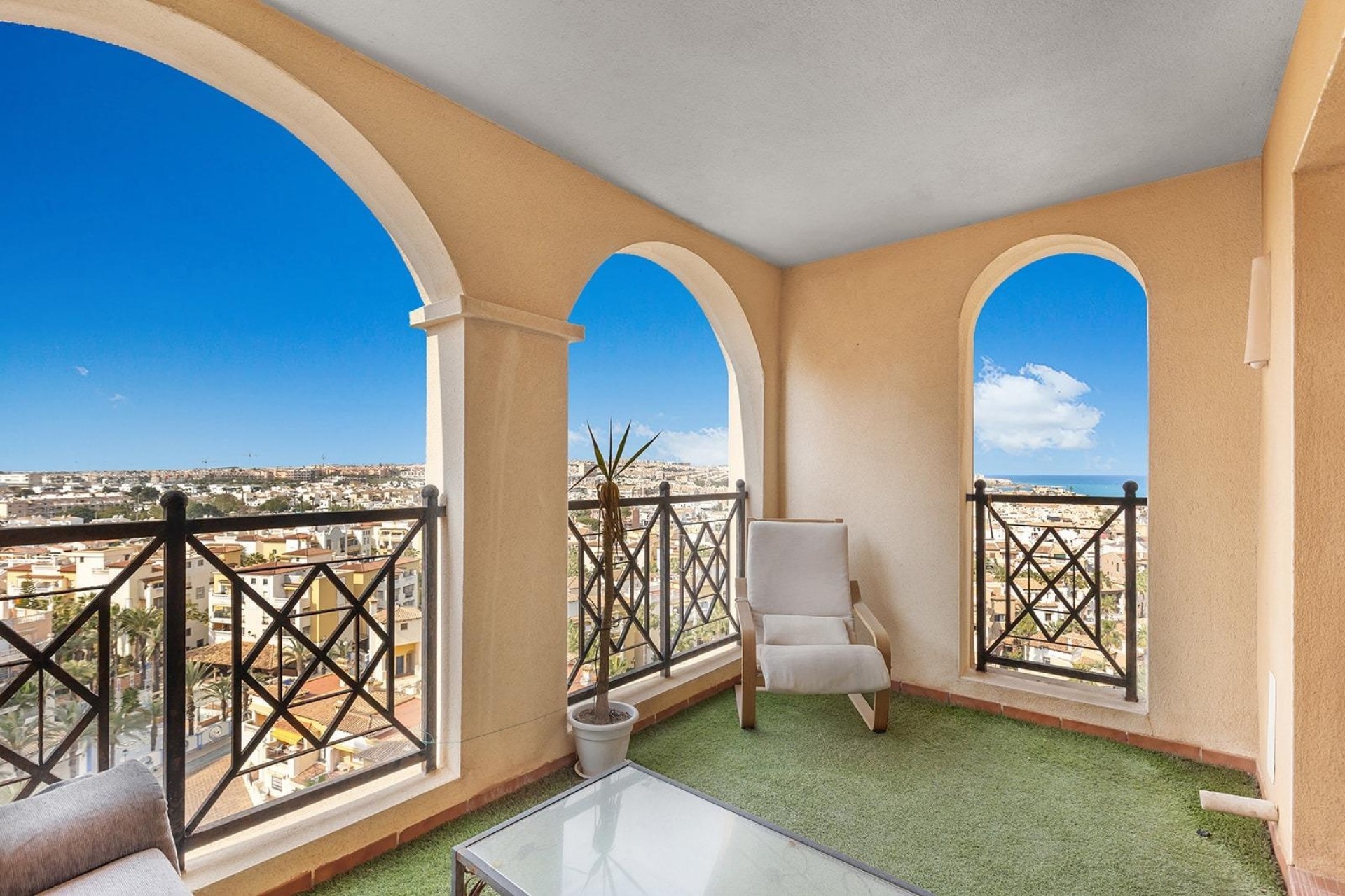 Resale - Wohnung / Appartement -
Torrevieja - Aldea del mar