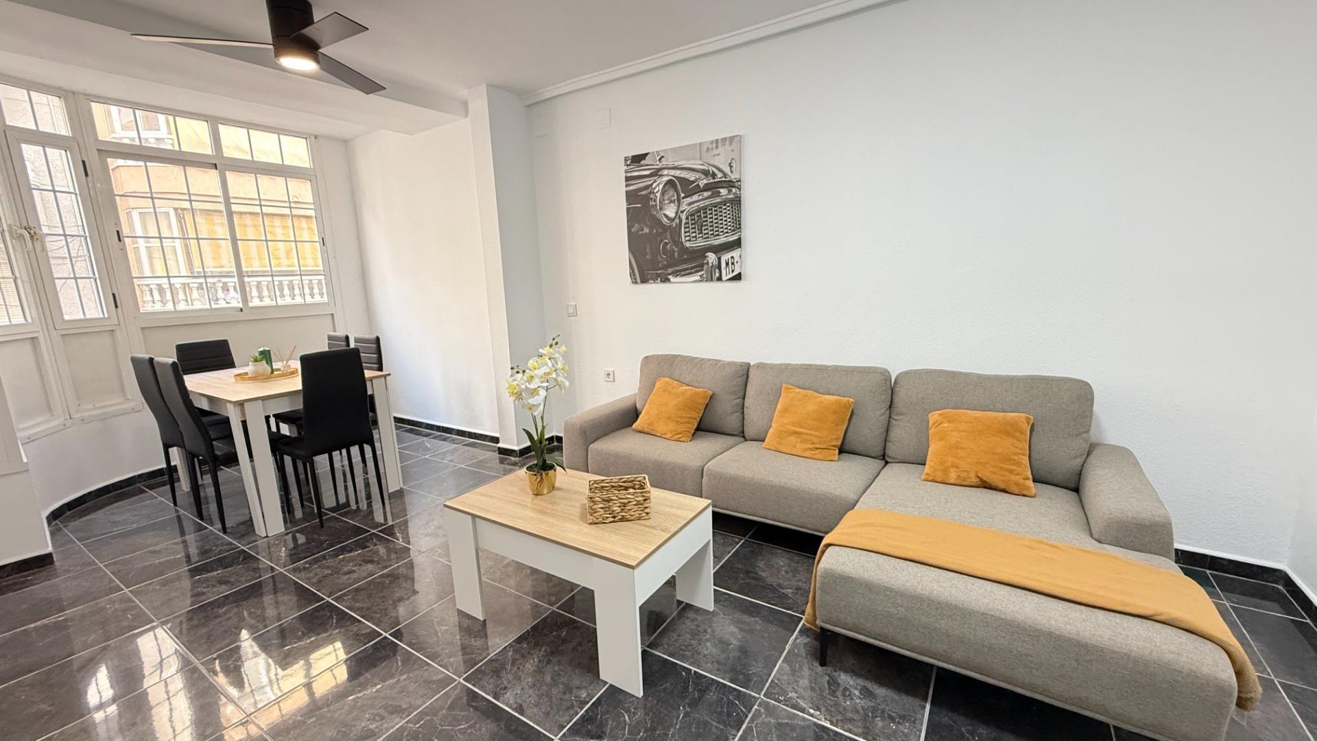 Resale - Wohnung Appartement -
Torrevieja - Center