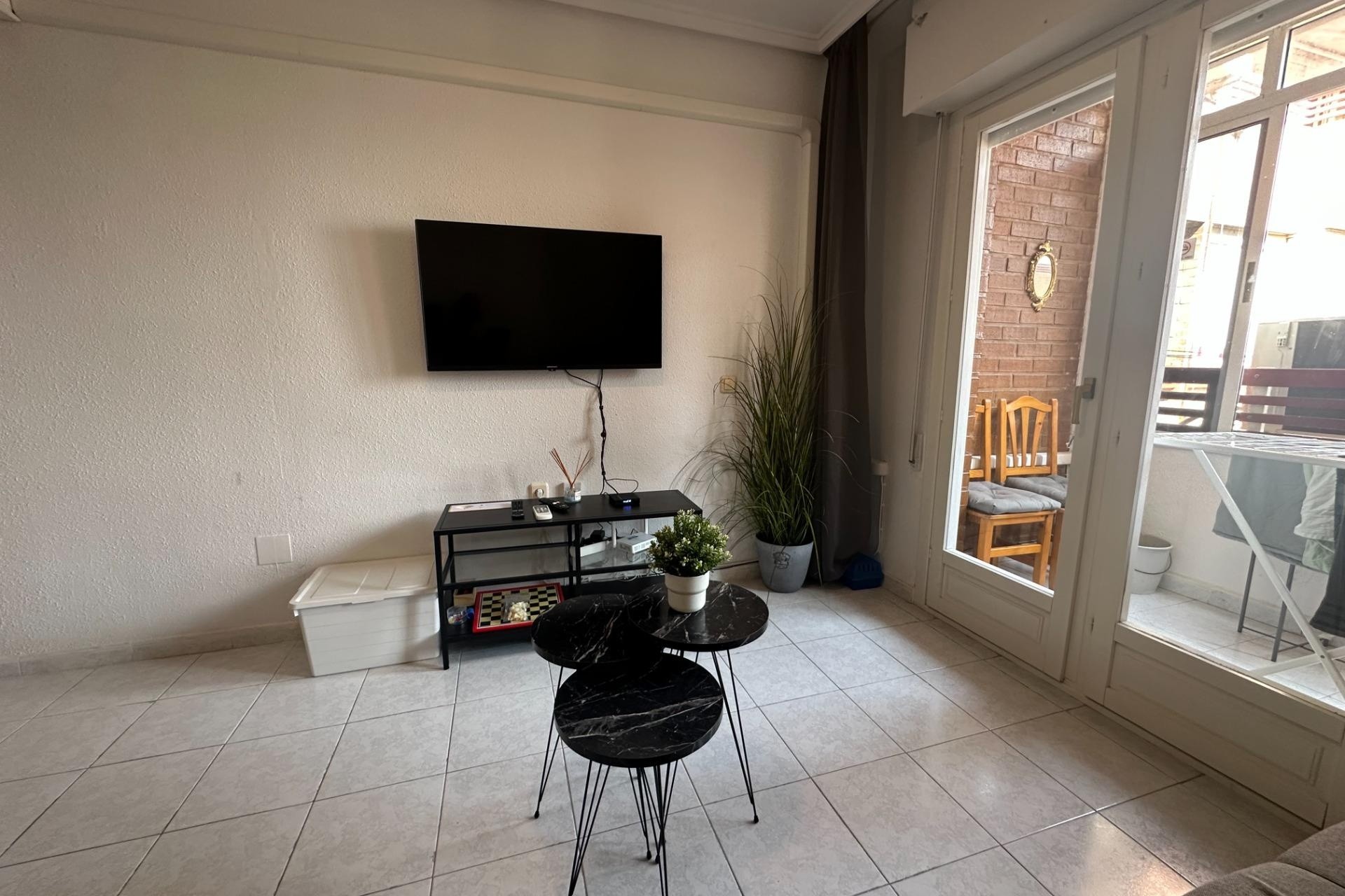 Resale - Wohnung / Appartement -
Torrevieja - Center