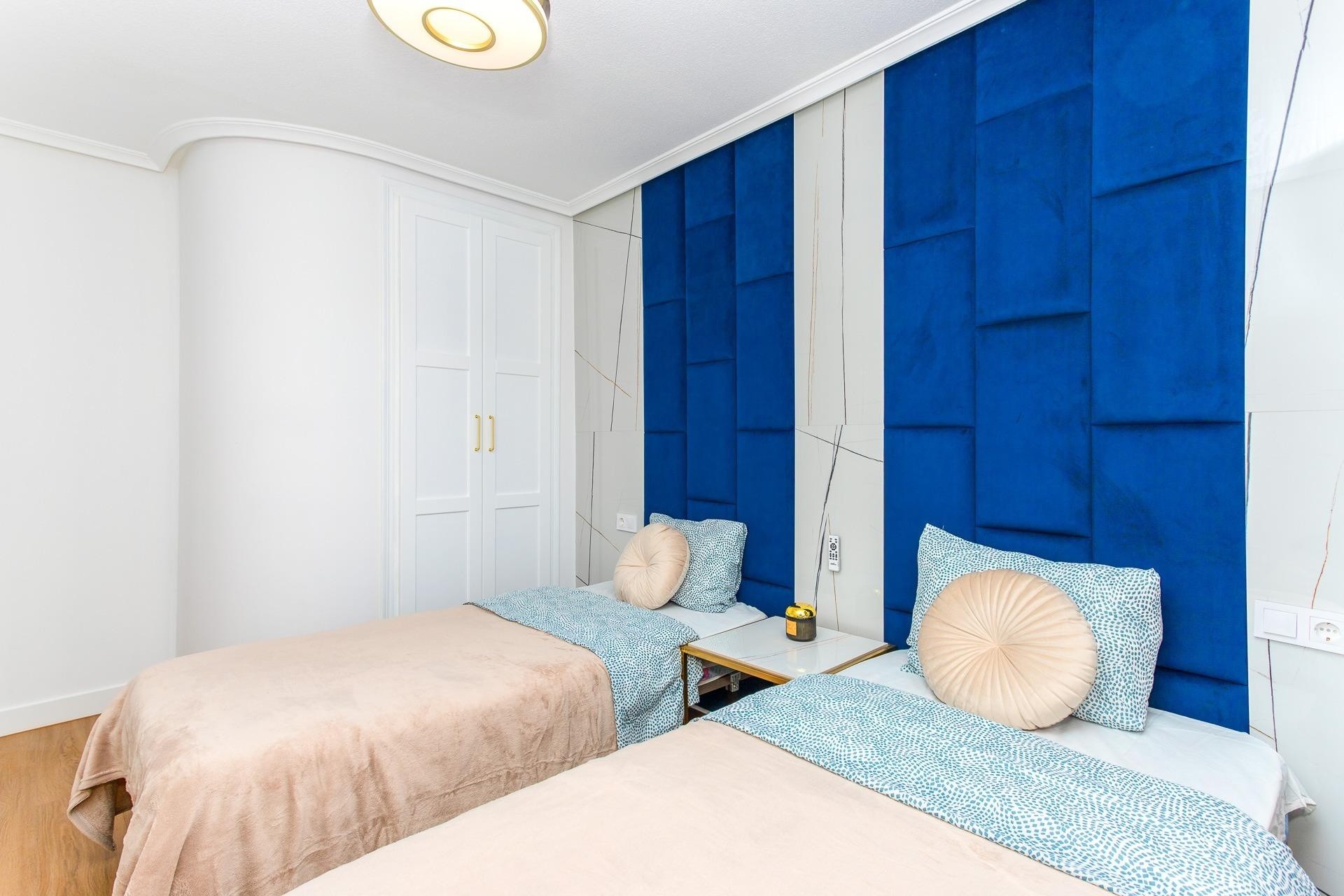 Resale - Wohnung / Appartement -
Torrevieja - Center