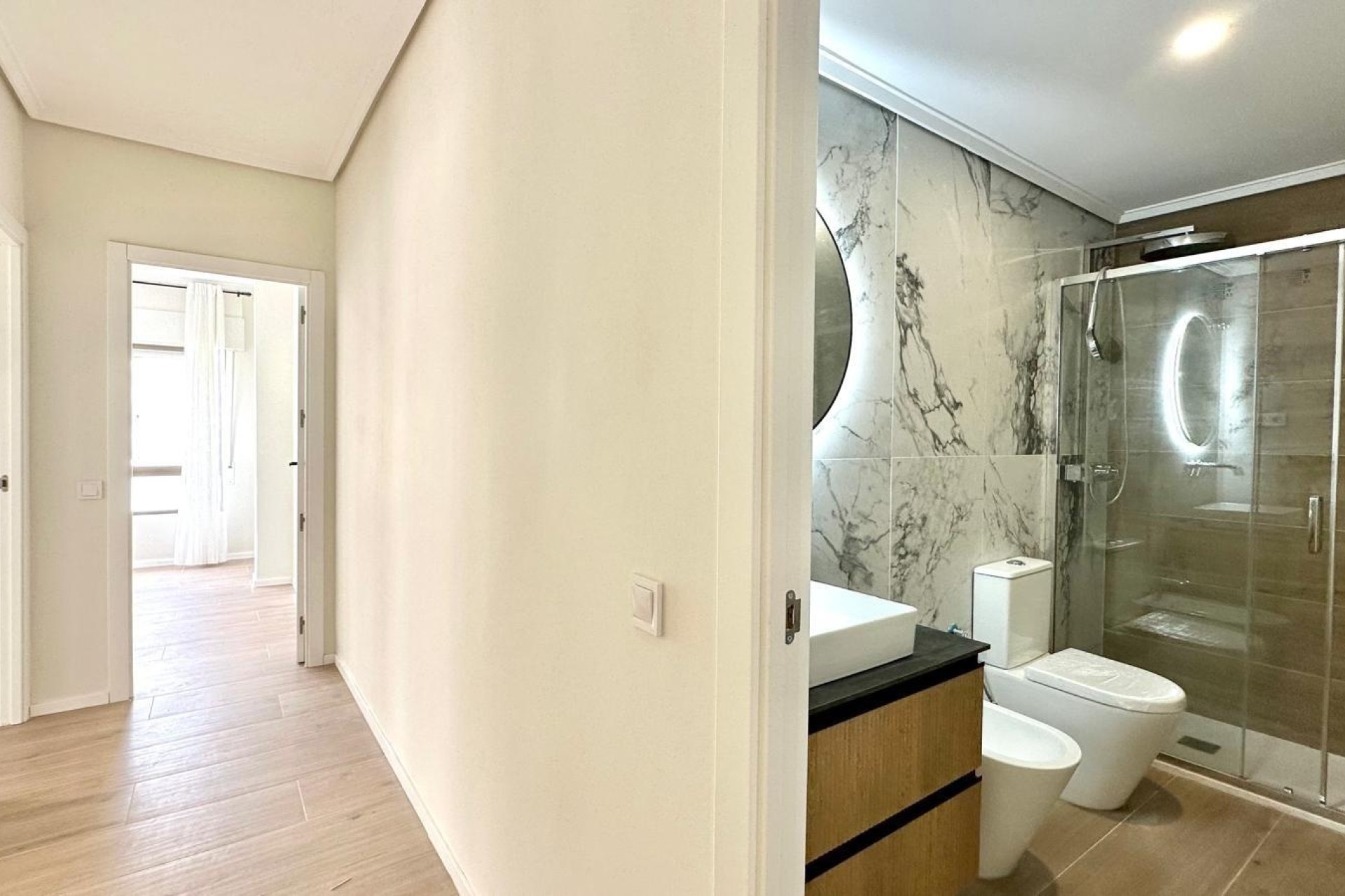 Resale - Wohnung / Appartement -
Torrevieja - Center