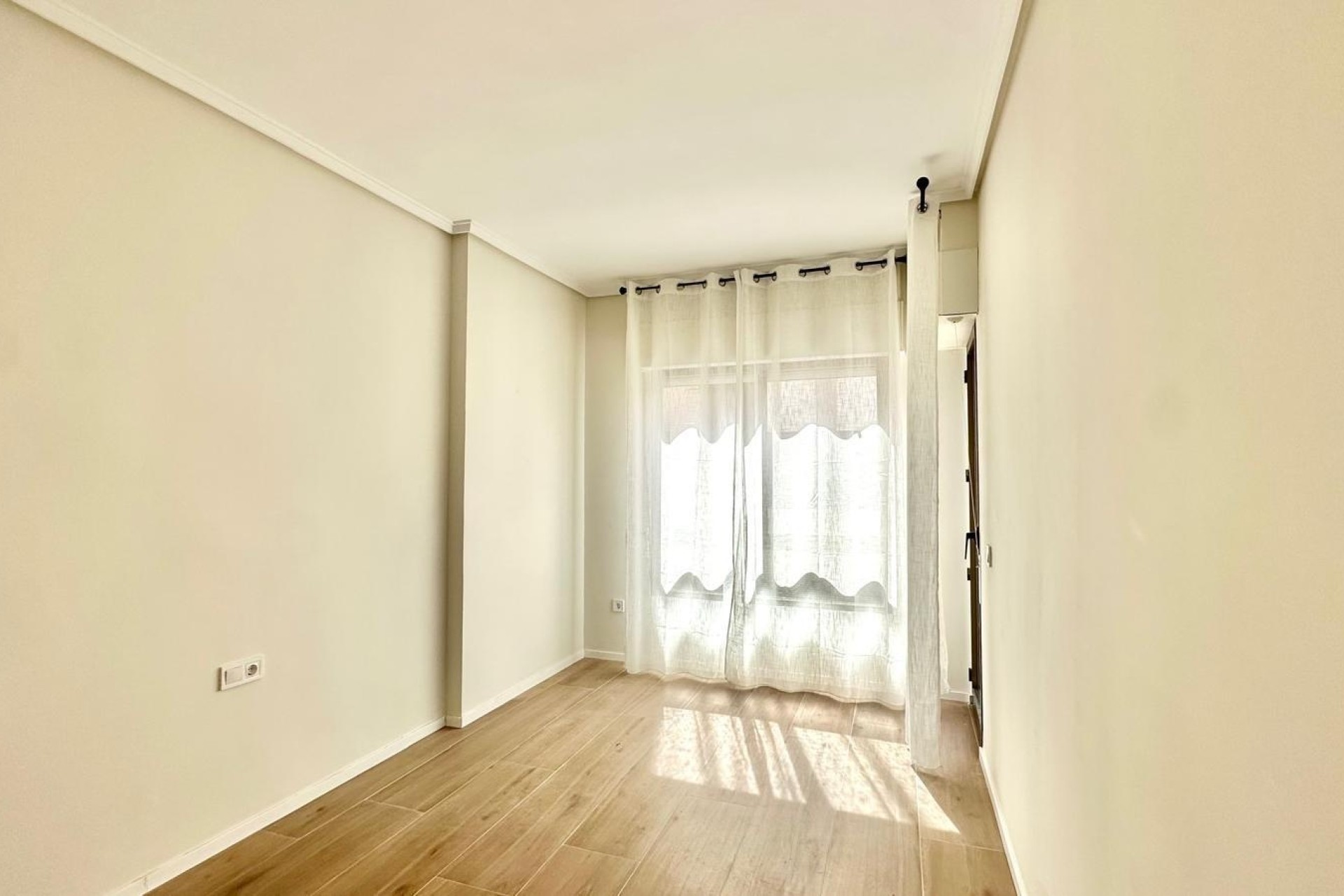 Resale - Wohnung / Appartement -
Torrevieja - Center