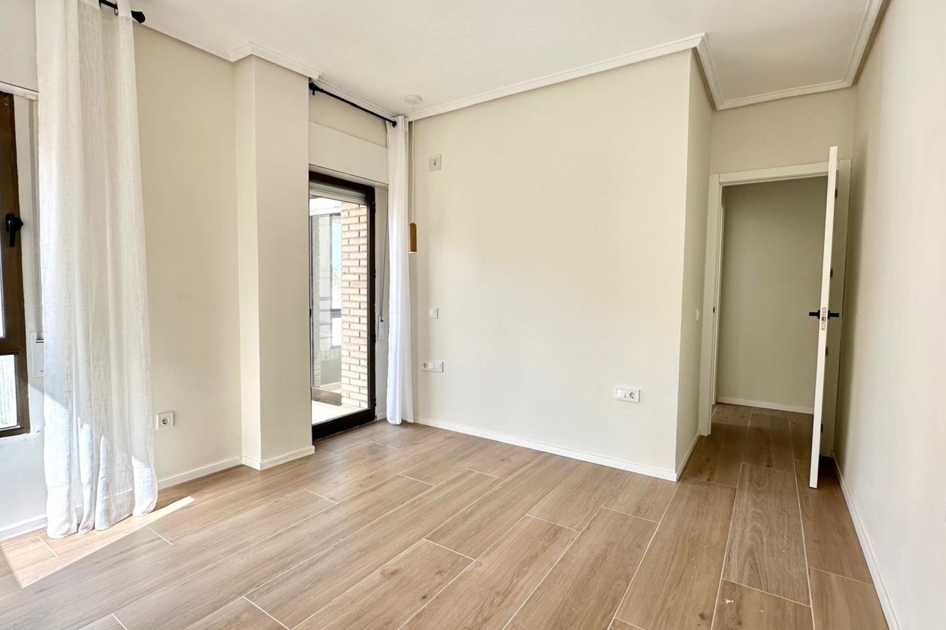 Resale - Wohnung / Appartement -
Torrevieja - Center