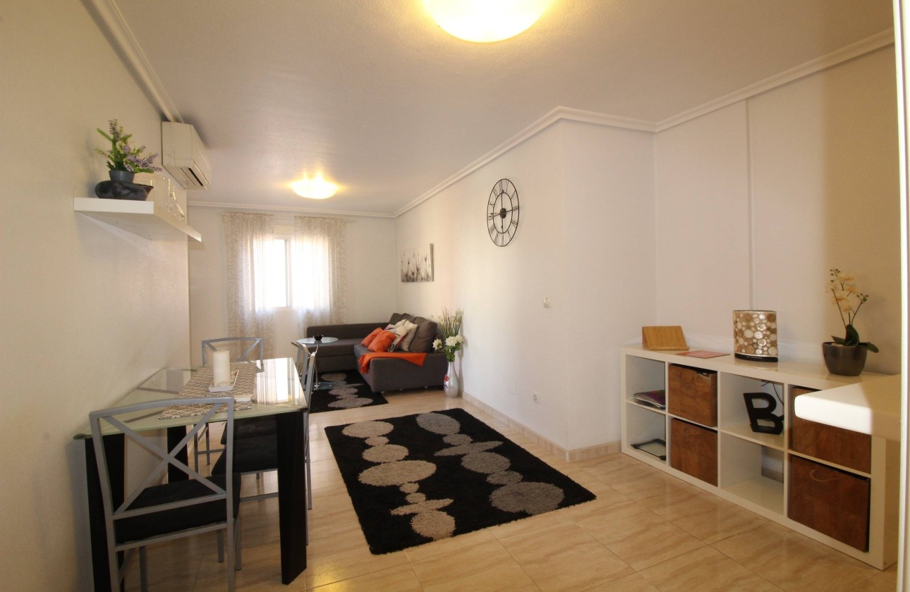 Resale - Wohnung / Appartement -
Torrevieja - Center