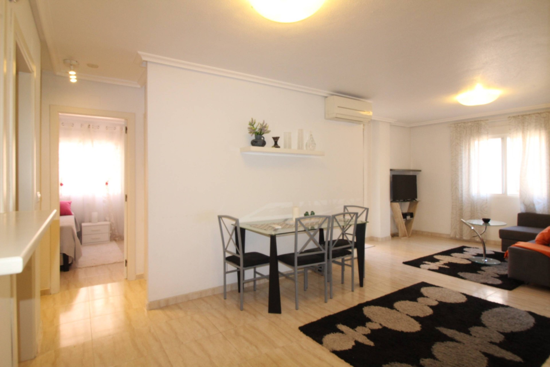 Resale - Wohnung / Appartement -
Torrevieja - Center