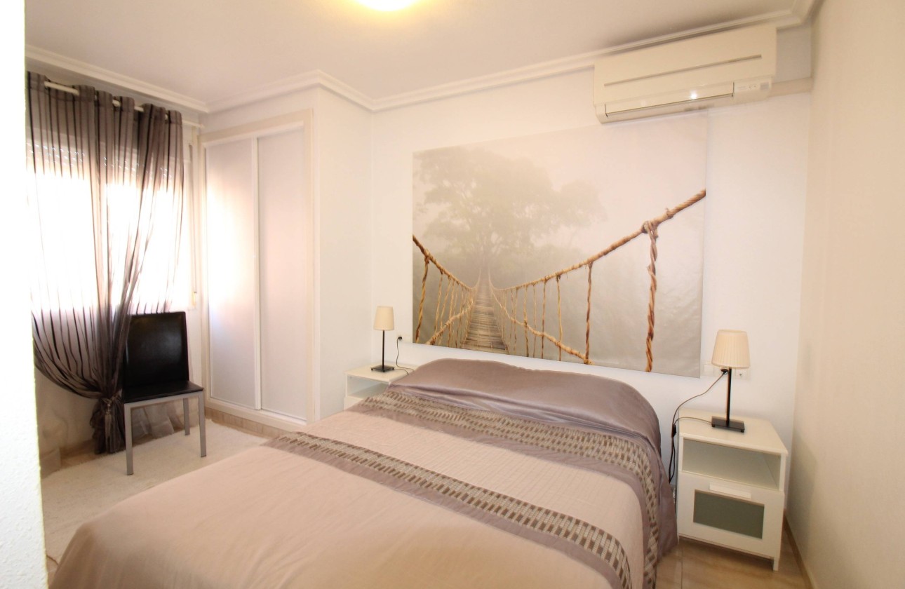 Resale - Wohnung / Appartement -
Torrevieja - Center