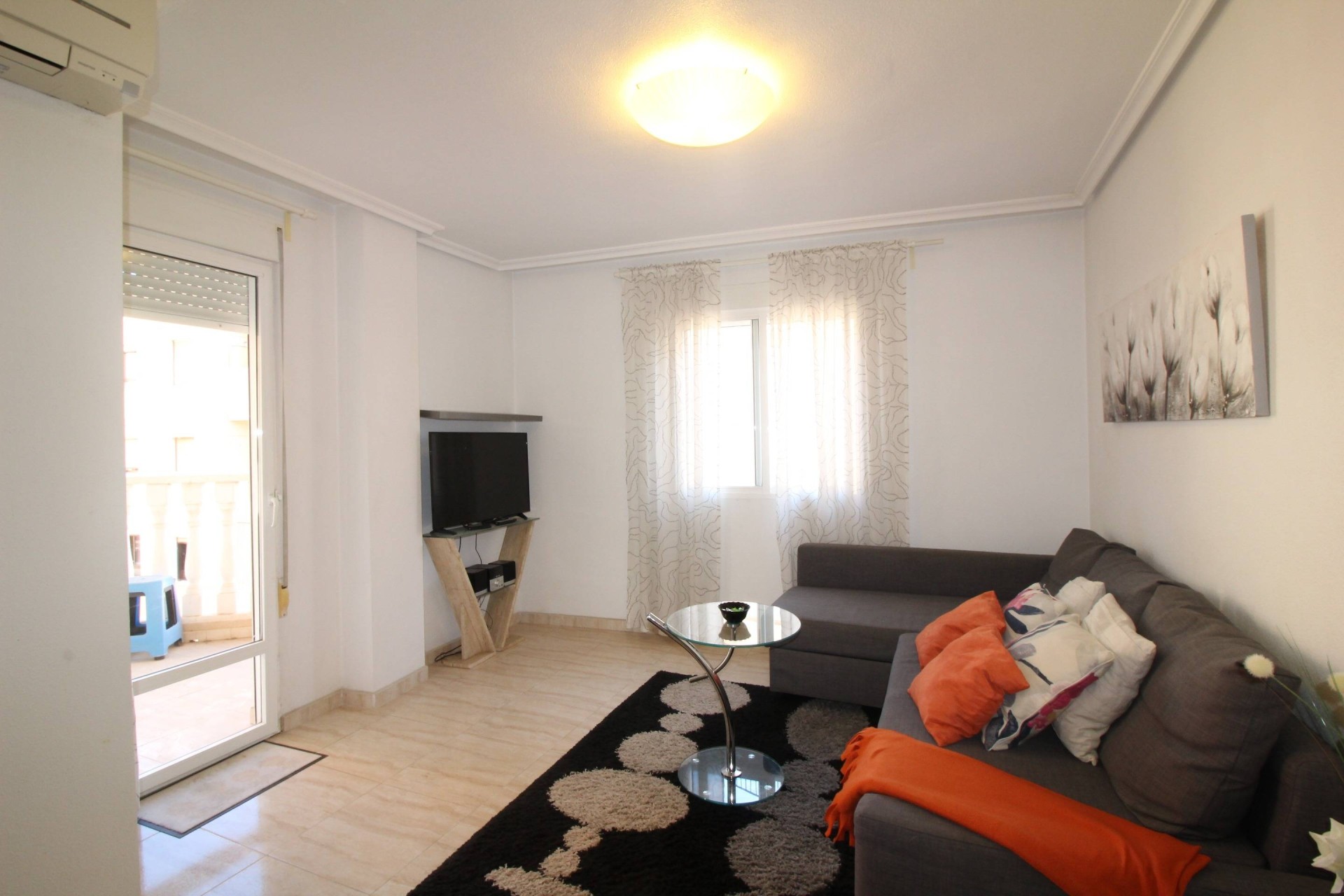 Resale - Wohnung / Appartement -
Torrevieja - Center