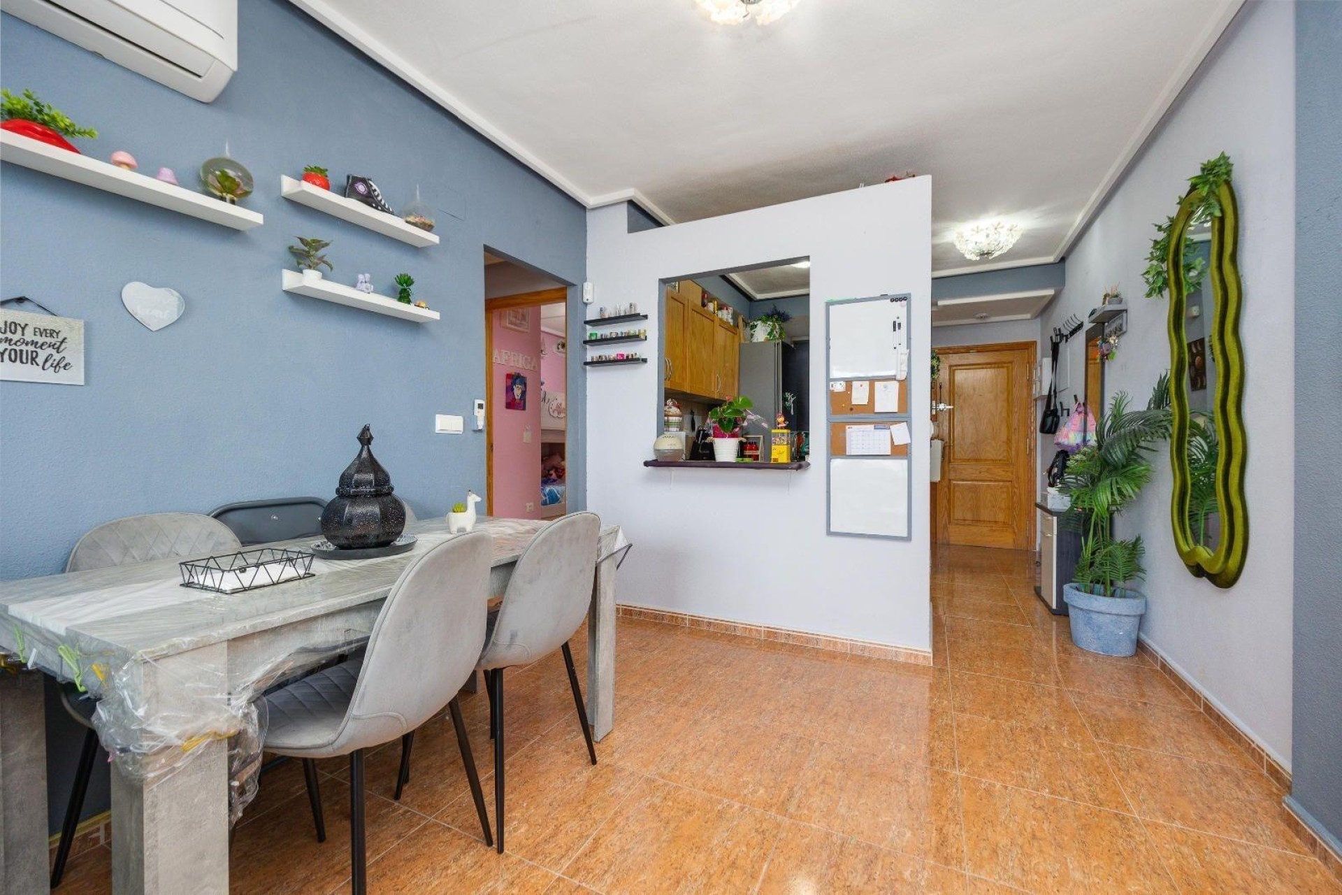 Resale - Wohnung / Appartement -
Torrevieja - Center