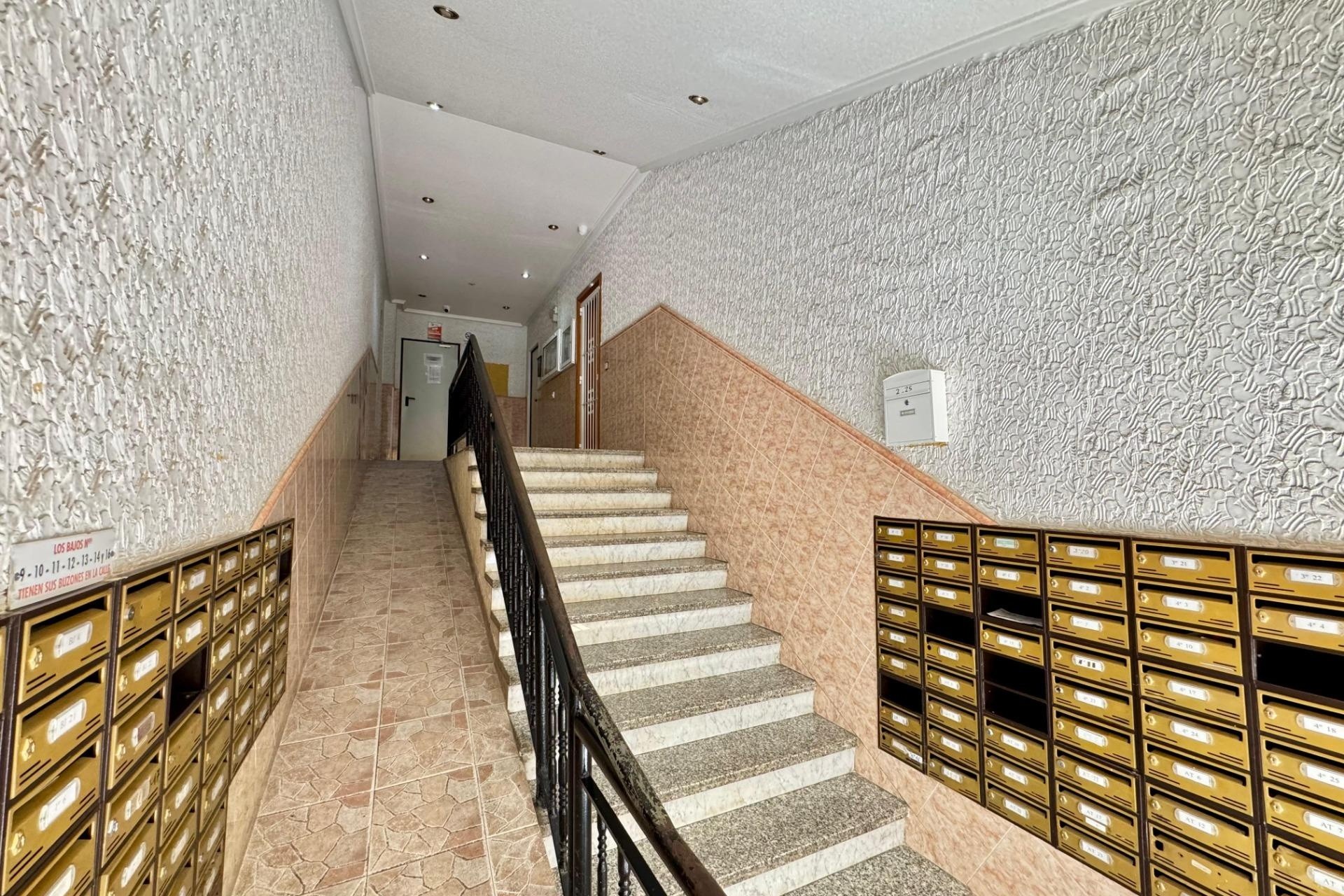 Resale - Wohnung / Appartement -
Torrevieja - Center