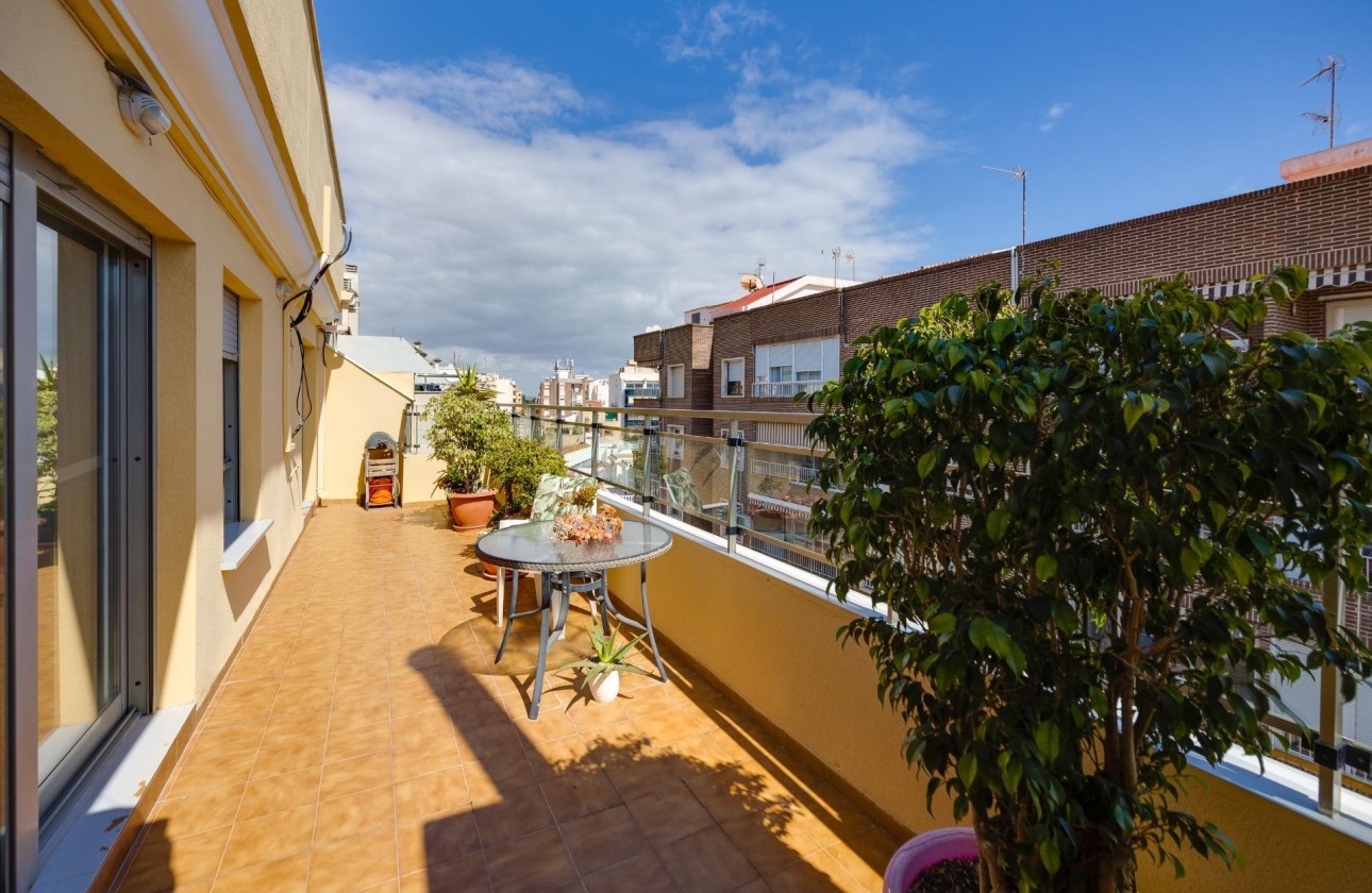 Resale - Wohnung / Appartement -
Torrevieja - Center