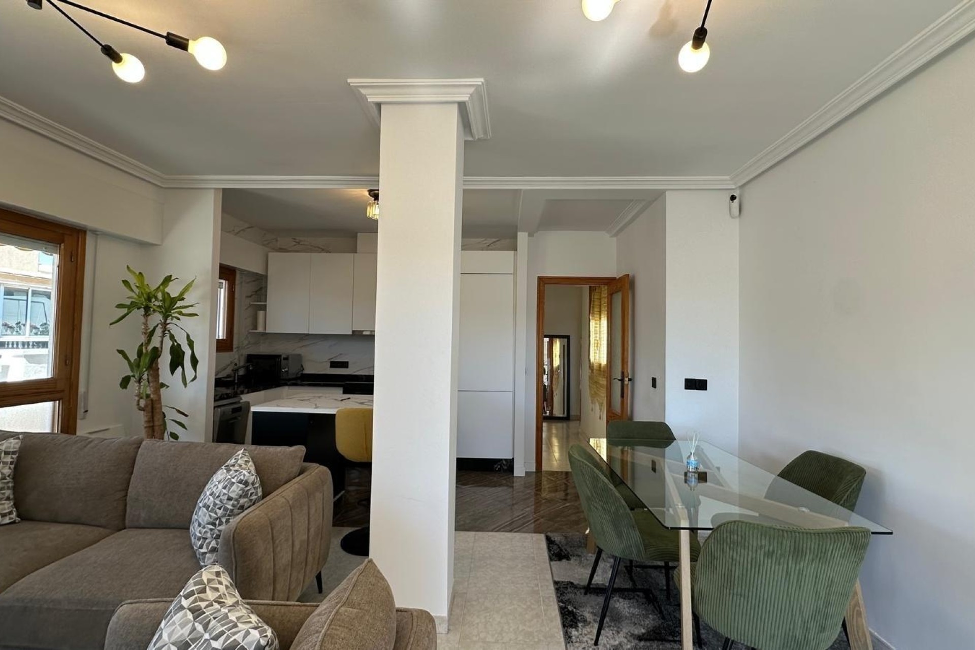 Resale - Wohnung / Appartement -
Torrevieja - Center