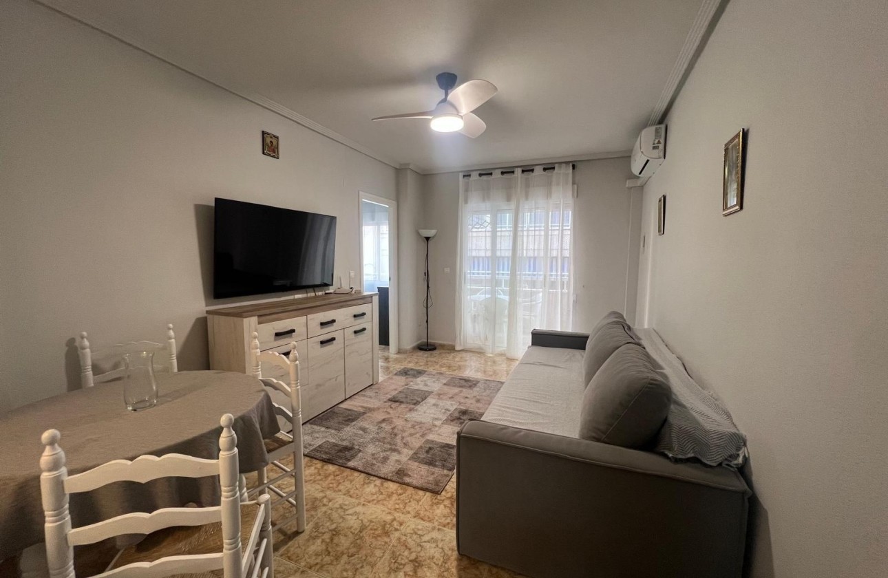 Resale - Wohnung / Appartement -
Torrevieja - Center