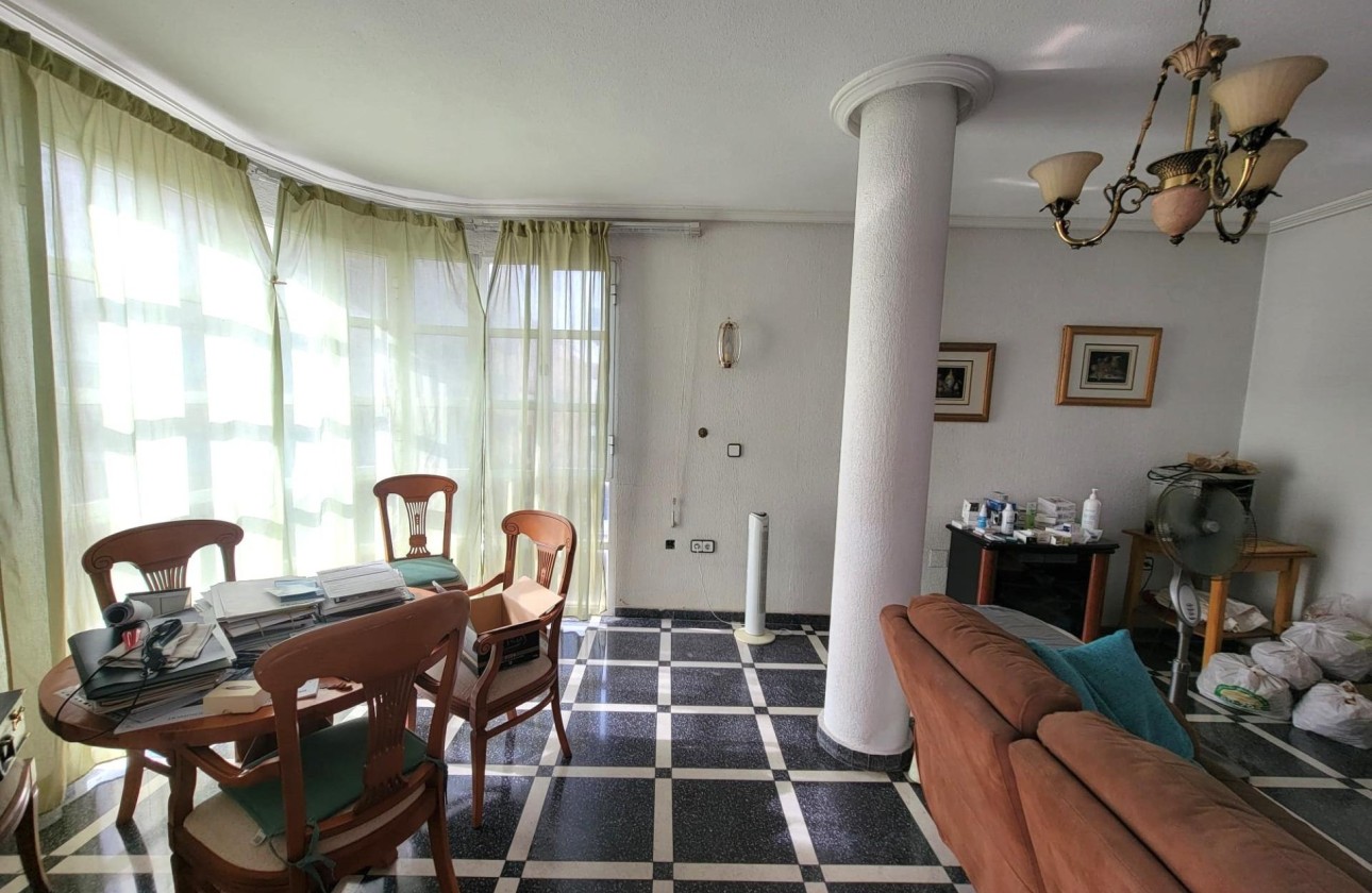 Resale - Wohnung / Appartement -
Torrevieja - Center