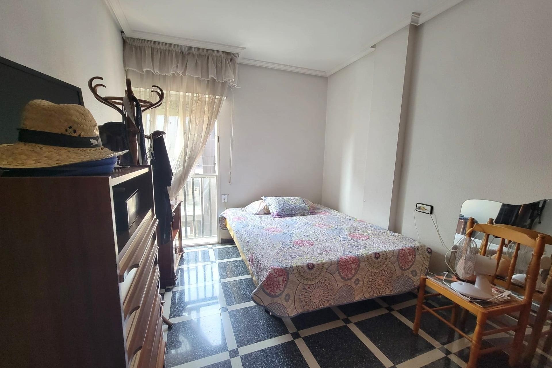 Resale - Wohnung / Appartement -
Torrevieja - Center